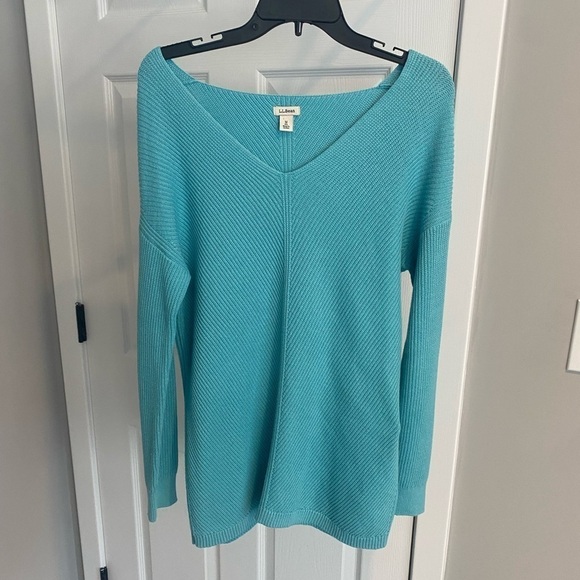 L.L Bean teal v- neck sweater size Medium - Picture 1 of 9